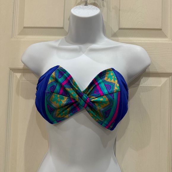 Twist bikini Top, solid blue sides  with multicolor print front, size 12 - Picture 1 of 5